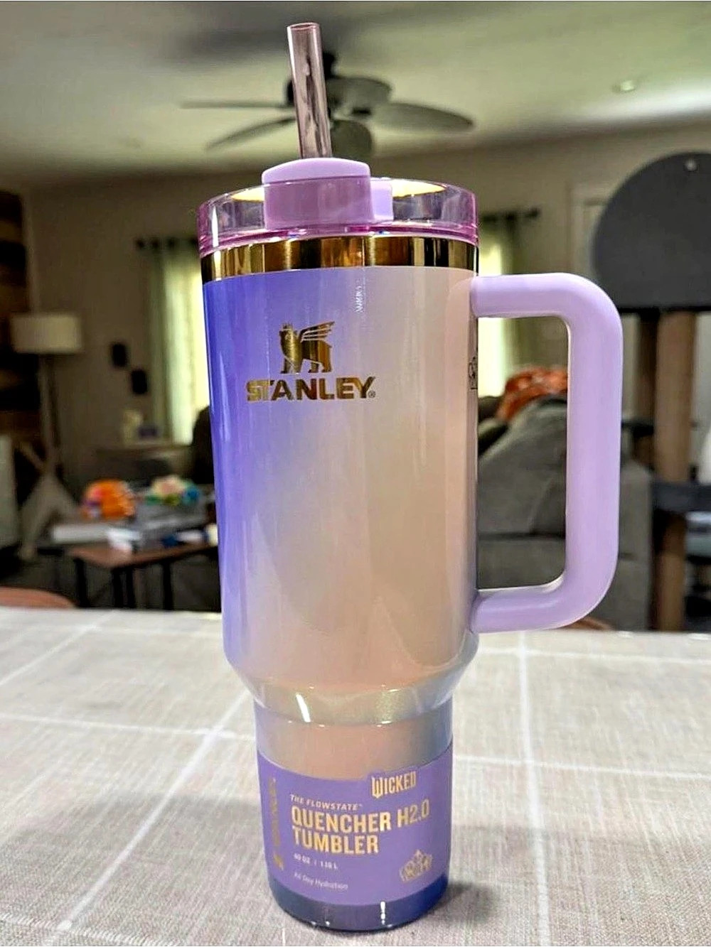 Stanley x Wicked Glinda For Good 40oz